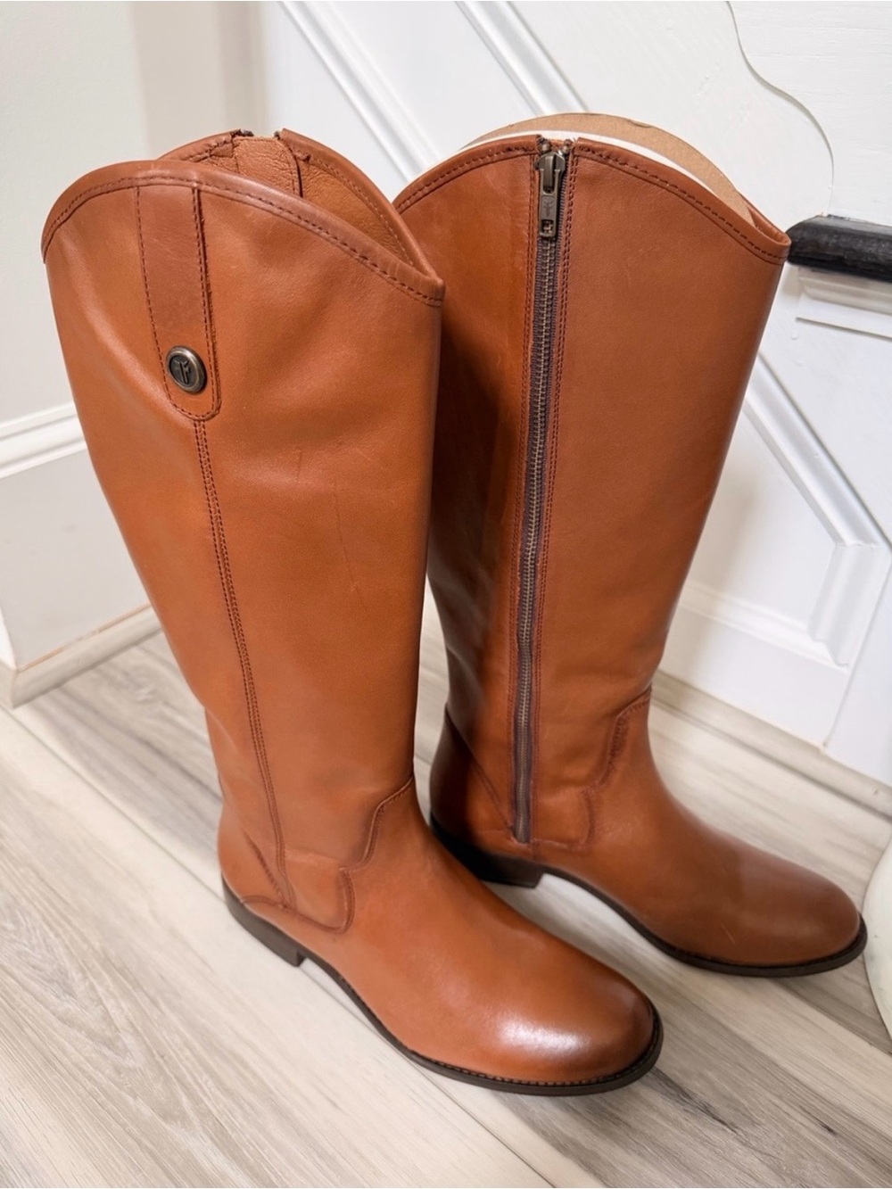 Beautiful Frye Melissa Button Tall Riding Boots Cognac Leather Women's
Size 9